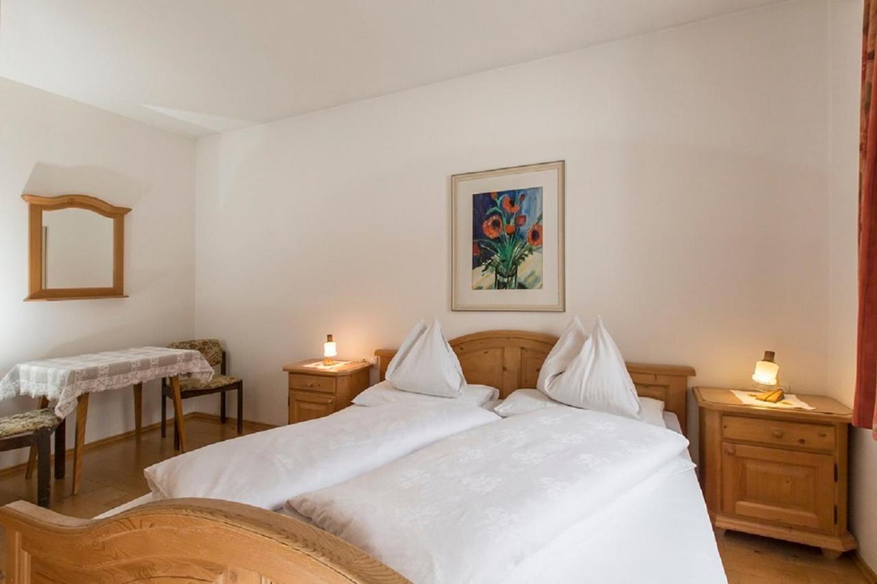Hotel Schoenblick Sexten Esterno foto