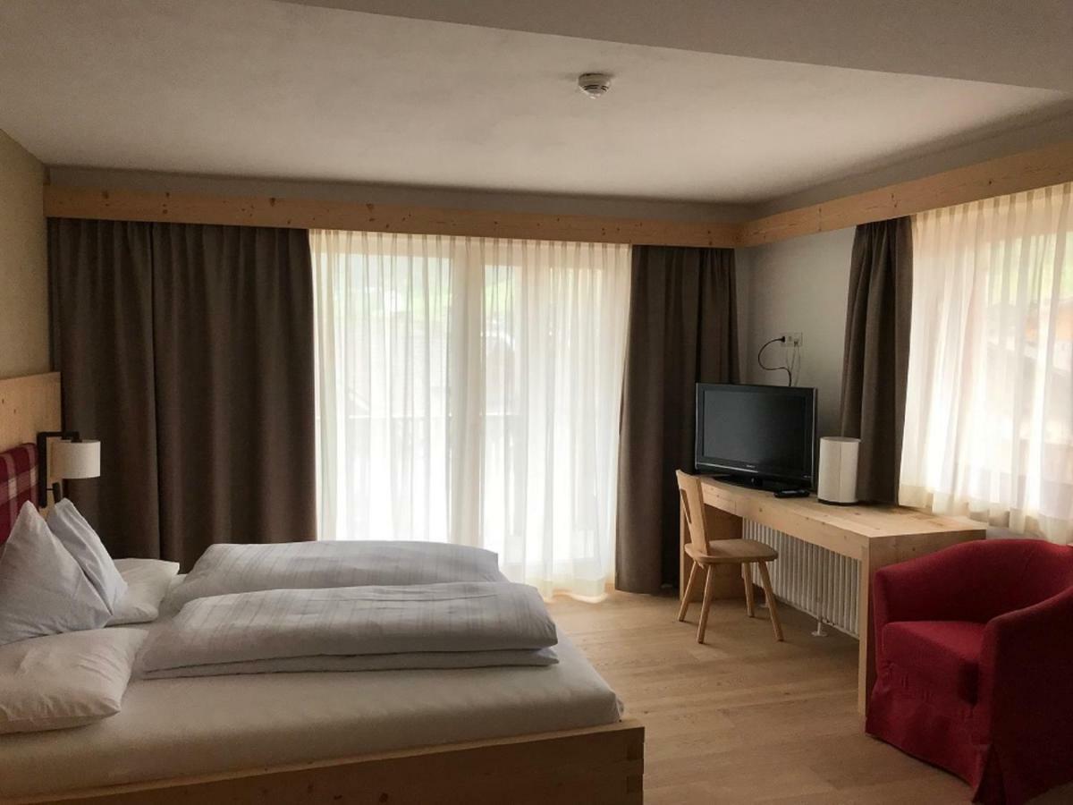 Hotel Schoenblick Sexten Esterno foto