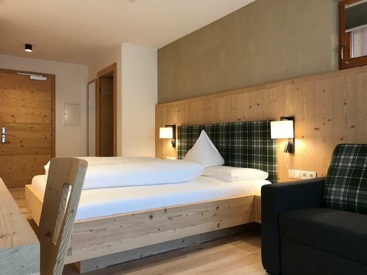 Hotel Schoenblick Sexten Esterno foto