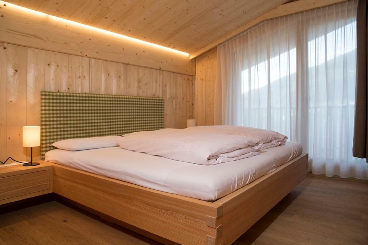 Hotel Schoenblick Sexten Esterno foto