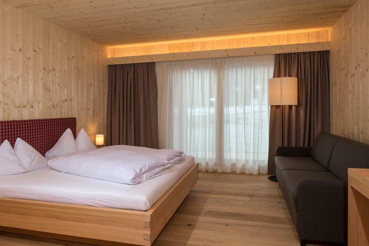 Hotel Schoenblick Sexten Esterno foto