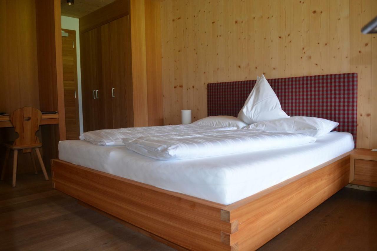 Hotel Schoenblick Sexten Esterno foto