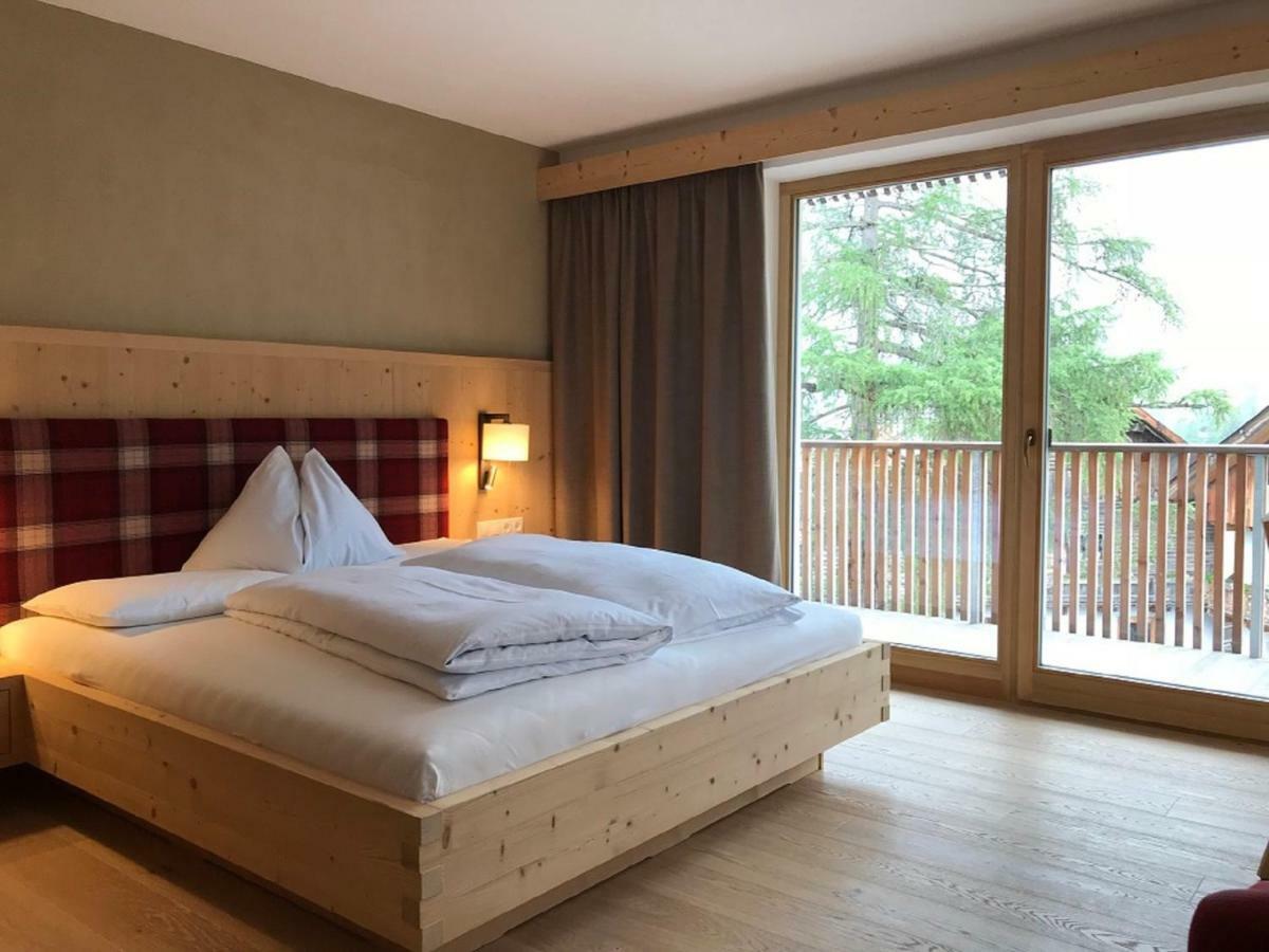 Hotel Schoenblick Sexten Esterno foto