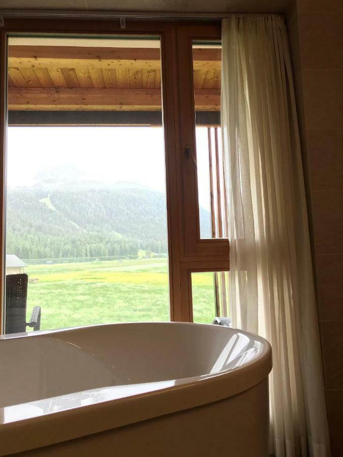 Hotel Schoenblick Sexten Esterno foto